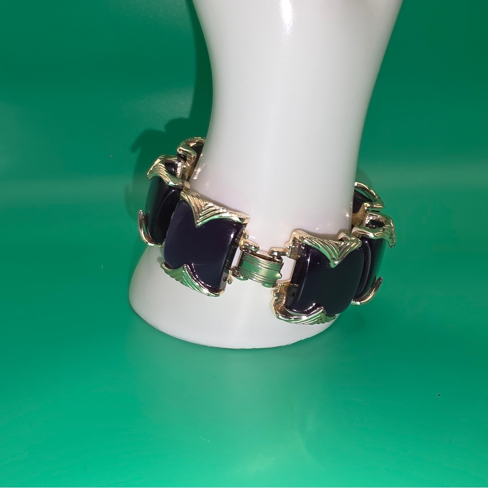 Vintage Coro Thermoset Bracelet – 1960s Gold & Amethyst Tones - Picture 8 of 11